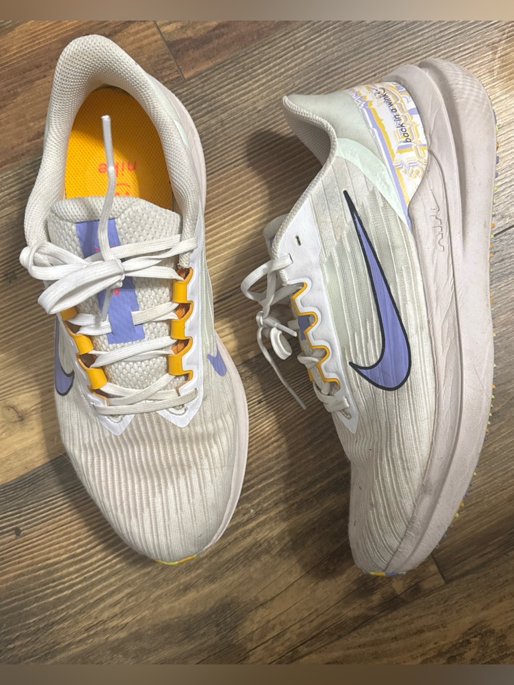 NIKE Air Zoom Winflo 9 Premium Back in a Wink Women's Size 11 Running Shoes